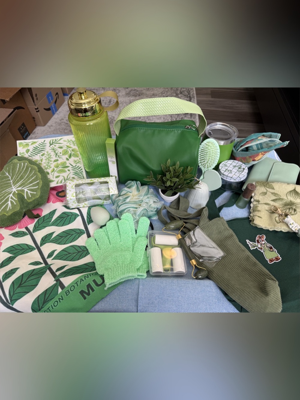 Gorgeous Green Bundle of Womenβs Accessories